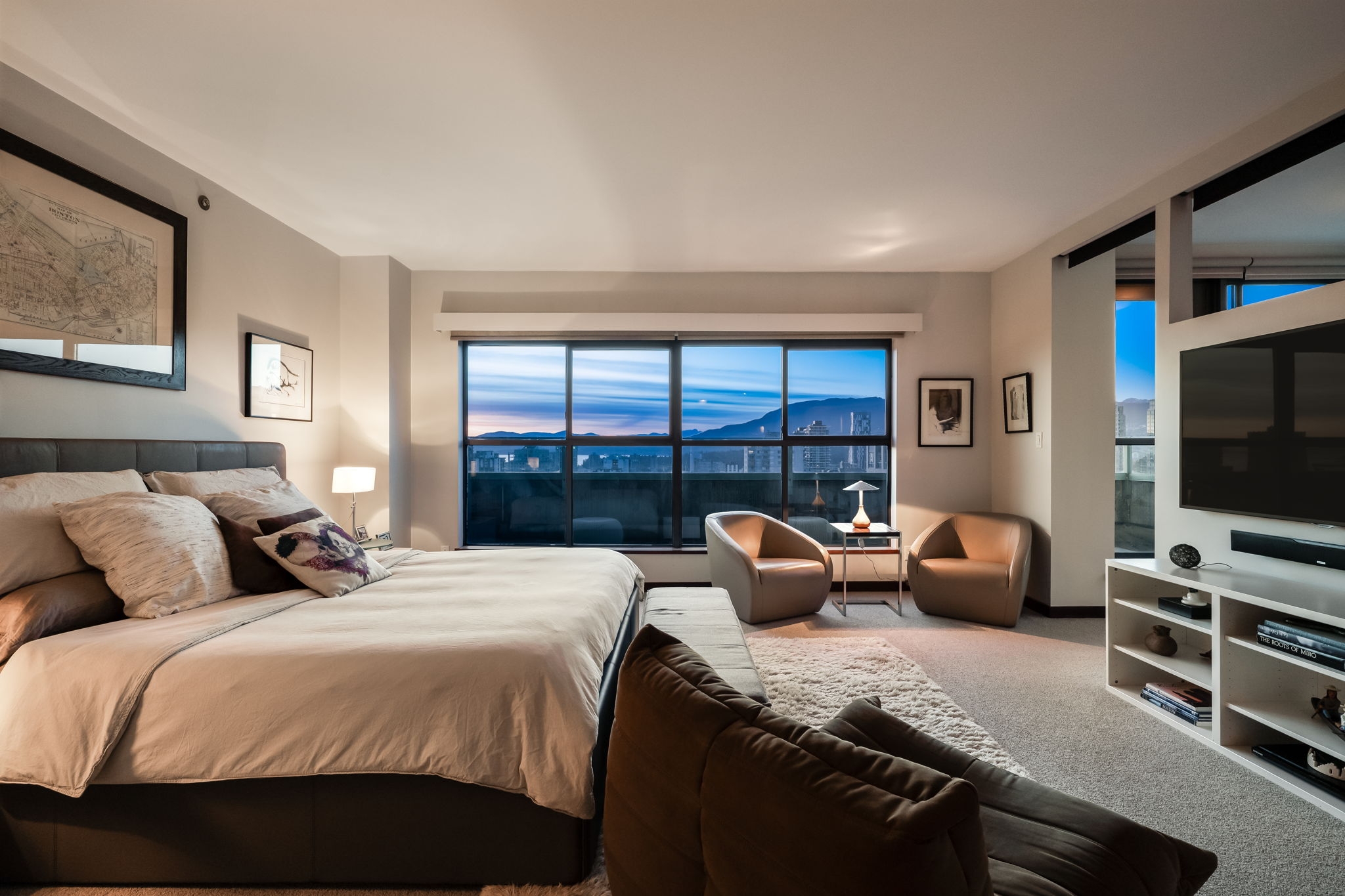 PH1 909 Burrard St #2301 Vancouver, BC V6Z 2N2